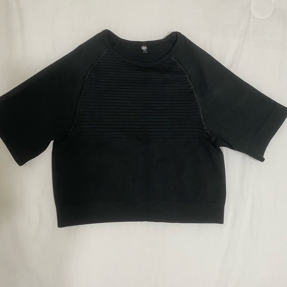 Alphalete Revival short sleeve crop